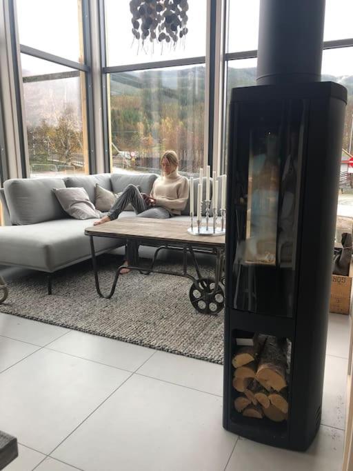 Delikat Hytte Omgitt Av Hallingdals Vakre Fjell Al Luaran gambar